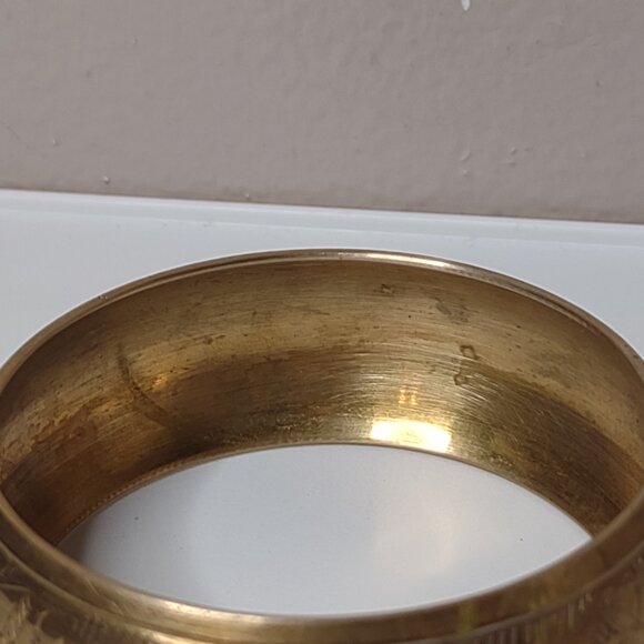 Vintage 8 Inch Gold Tone Metal Bangle - Picture 7 of 9